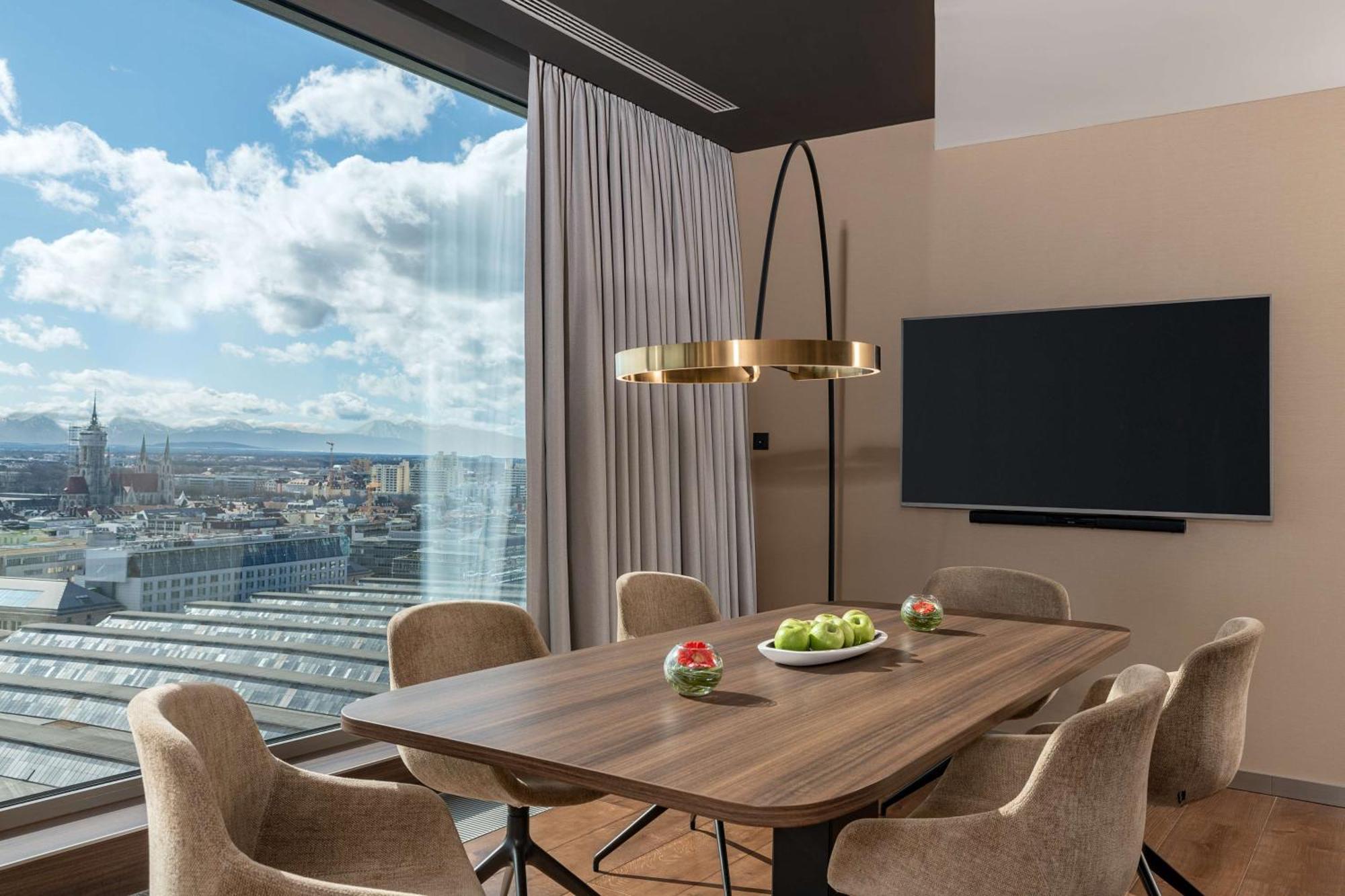 Hotel Nh Collection Bavaria 4*