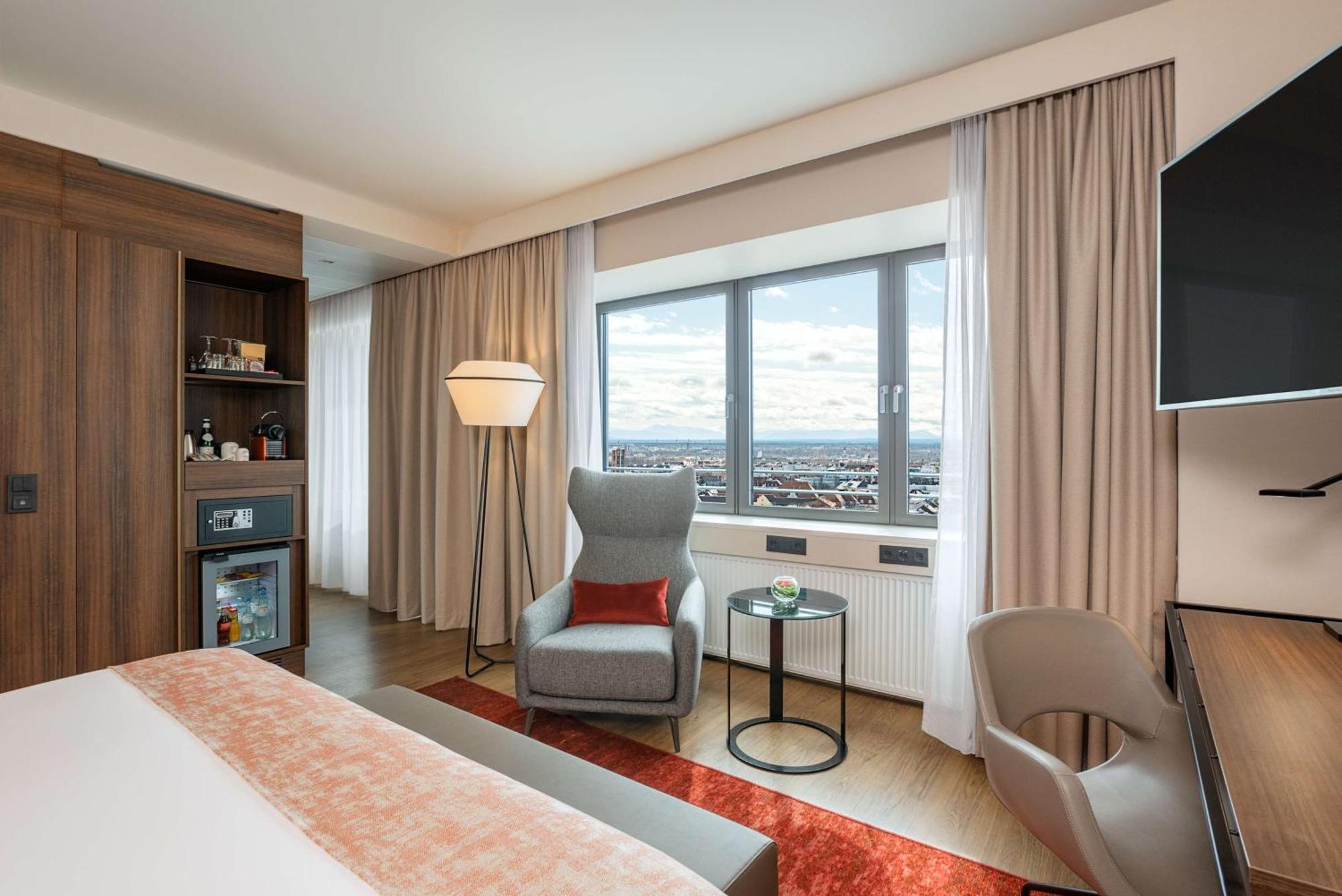 Hotel Nh Collection Bavaria 4*
